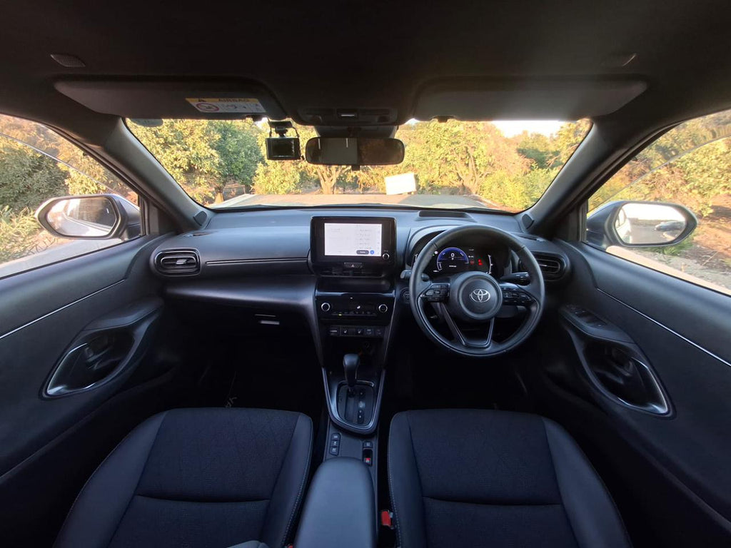 Toyota Yaris Cross 2024 Z hybrid -200 km - like new