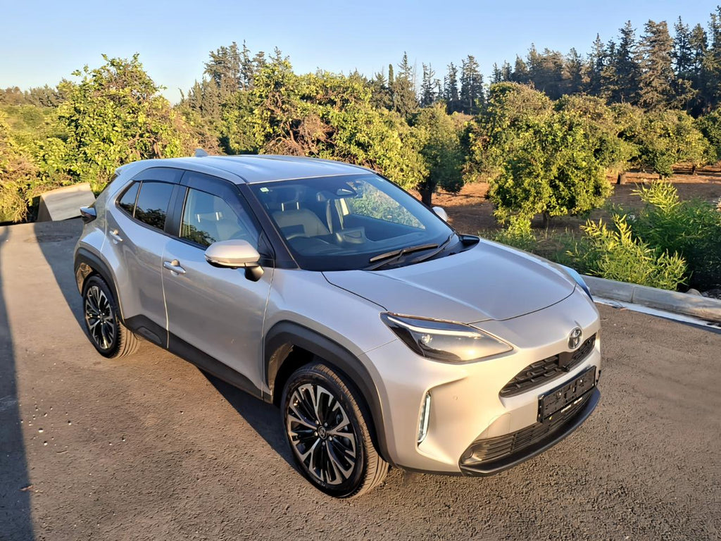 Toyota Yaris Cross 2024 Z hybrid -200 km - like new