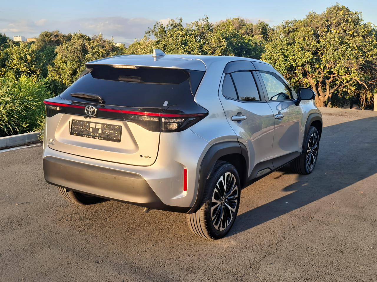 Toyota Yaris Cross 2024 Z hybrid -200 km - like new