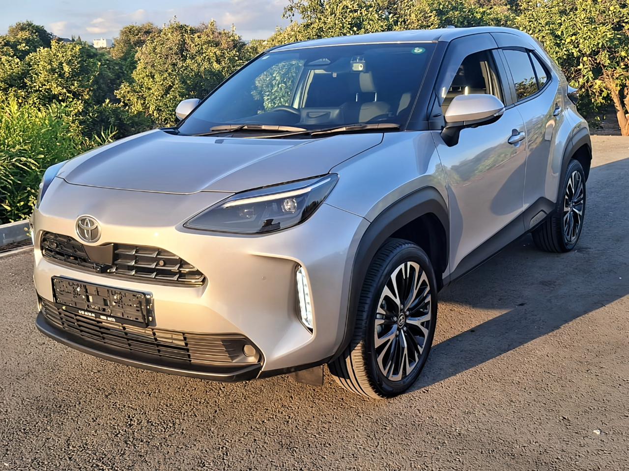 Toyota Yaris Cross 2024 Z hybrid -200 km - like new